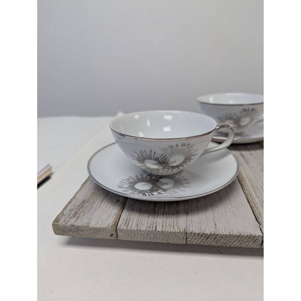 Vintage Kutani Set 4 Saucers and 3 Cups White Silver Gray Bursts Japan Teacups - Picture 3 of 10